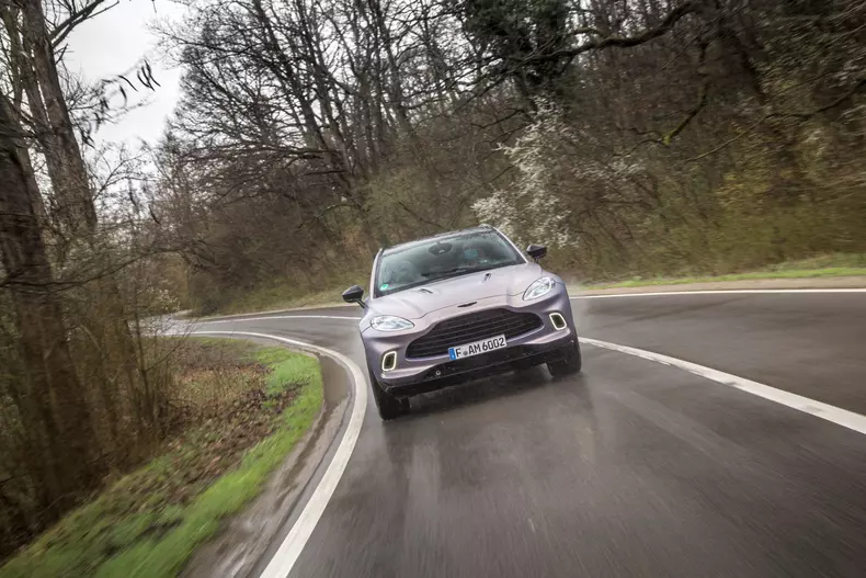 Aston Martin DBX 073