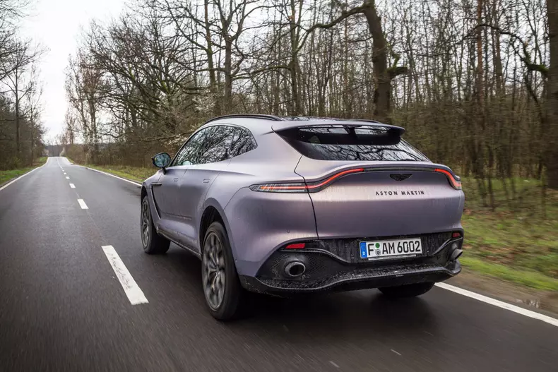 Aston Martin DBX 074