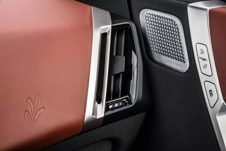 BMW iX si BMW i4 116