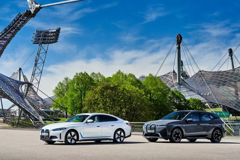 BMW iX și BMW i4