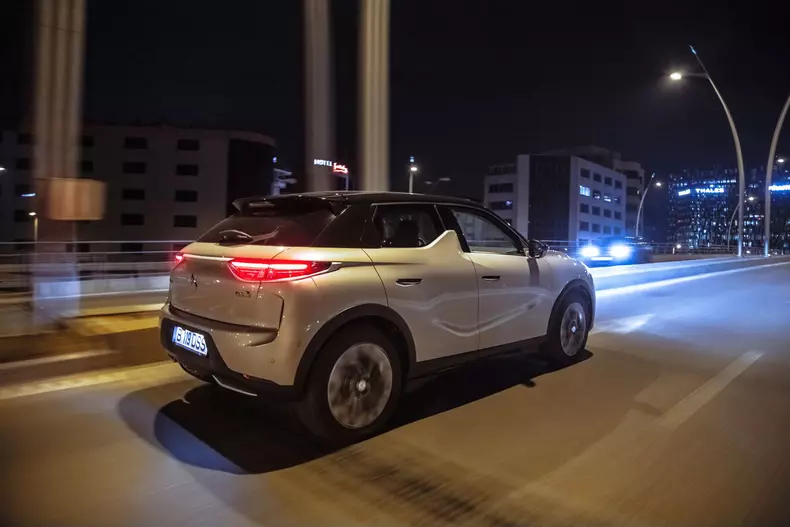 DS3 Crossback E-Tense 002