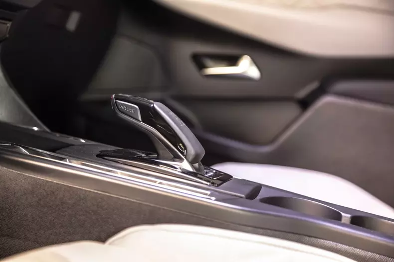 DS3 Crossback E-Tense 045