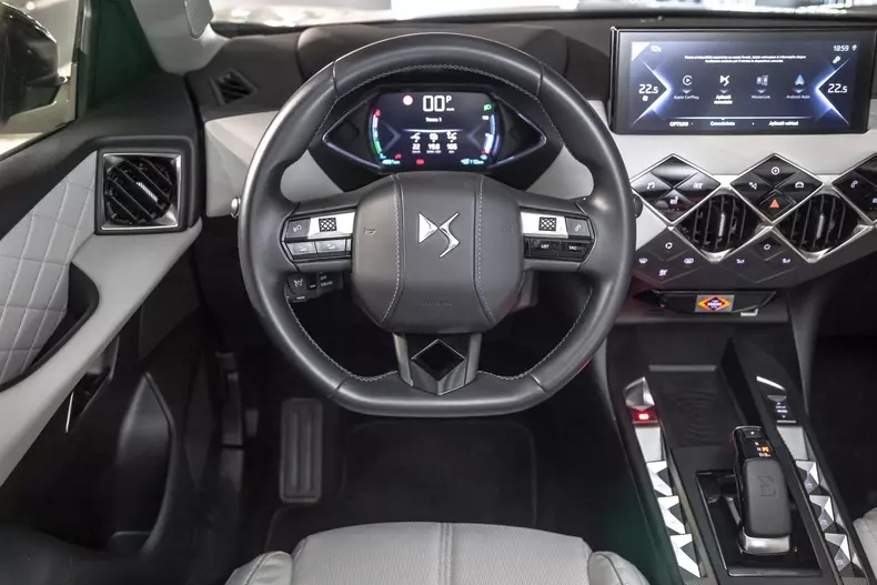 DS3 Crossback E-Tense 048