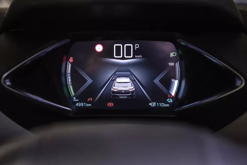 DS3 Crossback E-Tense 055