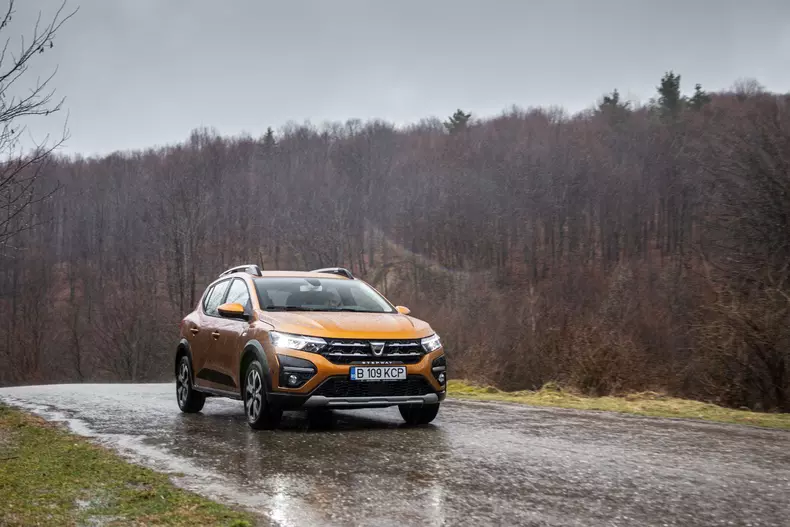 Dacia Sandero Stepway CVT 012