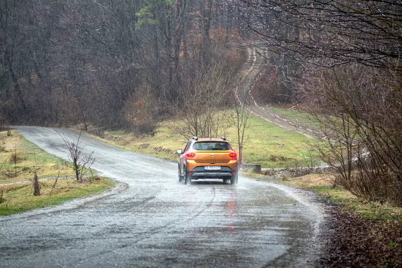Dacia Sandero Stepway CVT 013