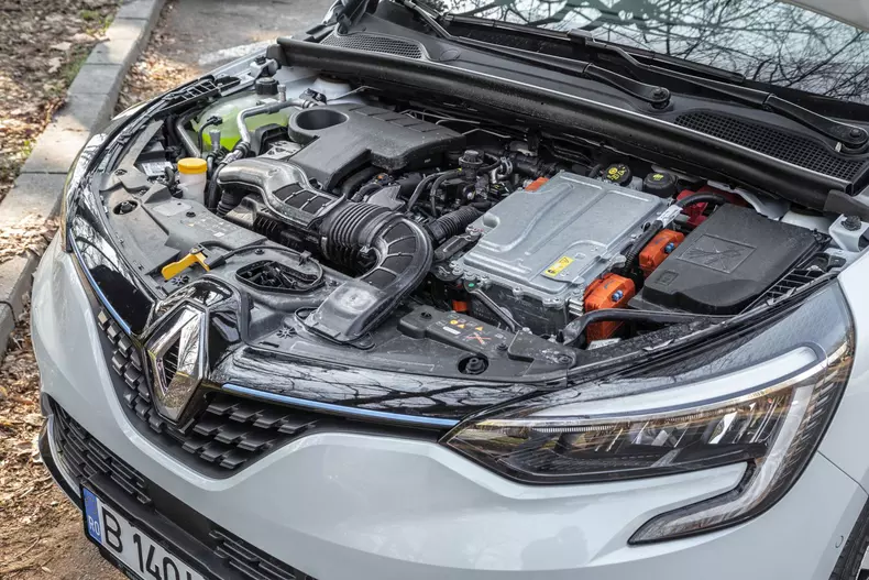 Renault Clio E-Tech 013