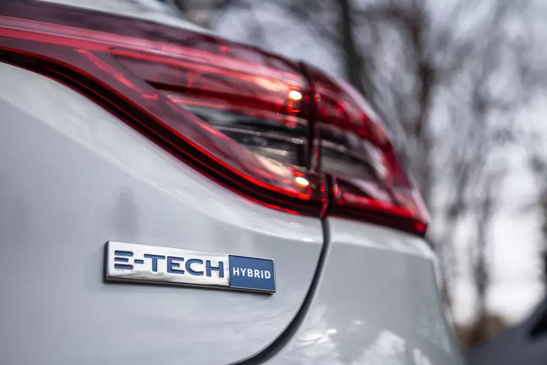 Renault Clio E-Tech 018