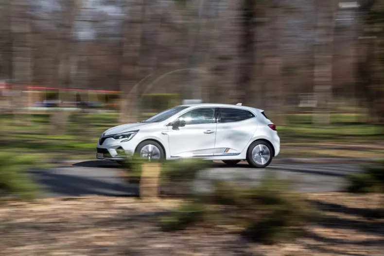 Renault Clio E-Tech 028