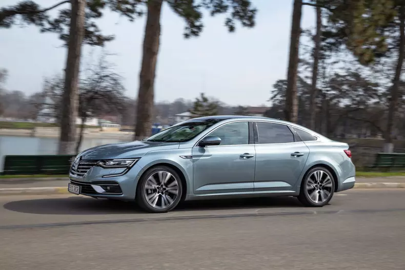 Renault Talisman 002