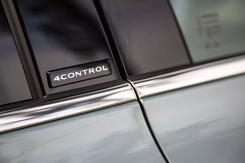 Renault Talisman 010