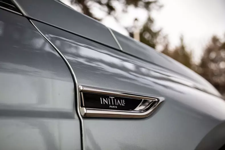 Renault Talisman 011