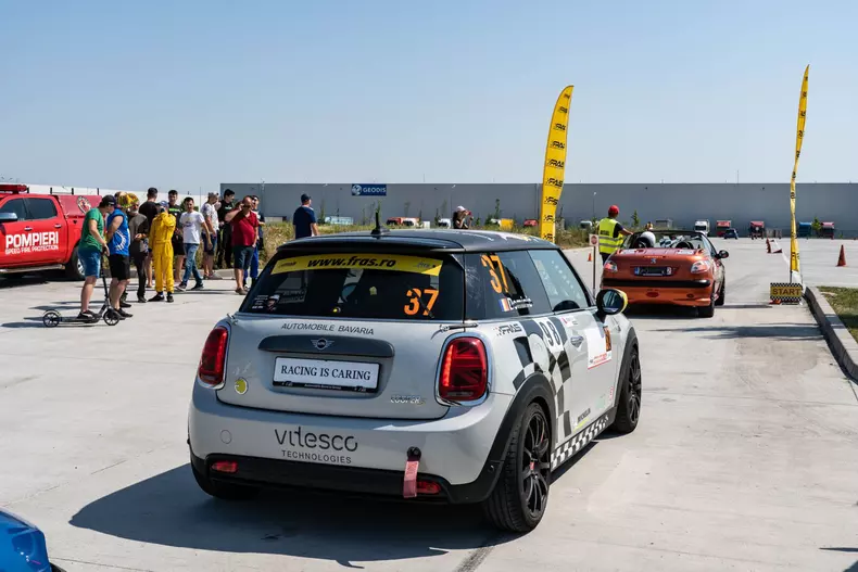 MINI Cooper SE Vitesco Technologies Electric Racing MIMI foto Adrian Cobzasu 84