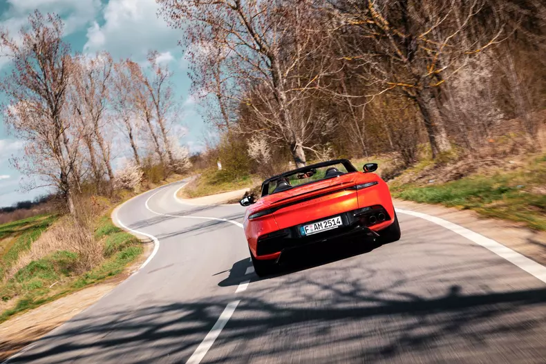 Aston Martin DBS 020