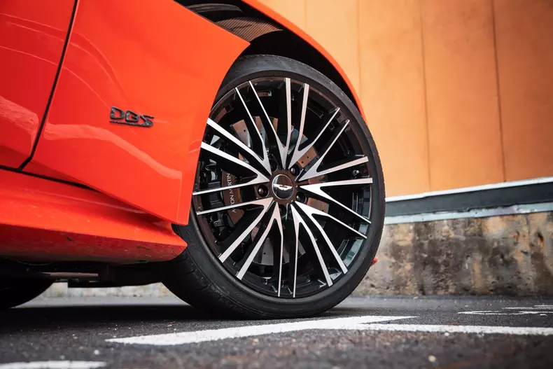 Aston Martin DBS 052