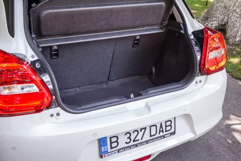 Oana si Suzuki Swift 019