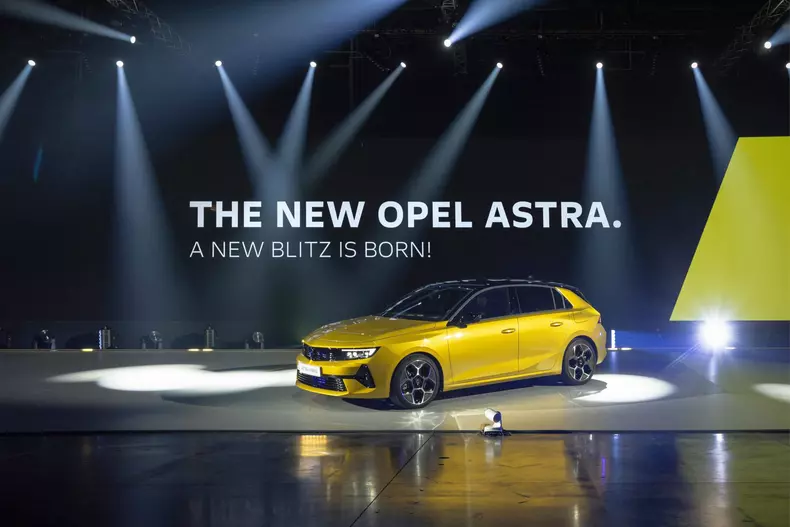 Opel Astra debut oficial 002