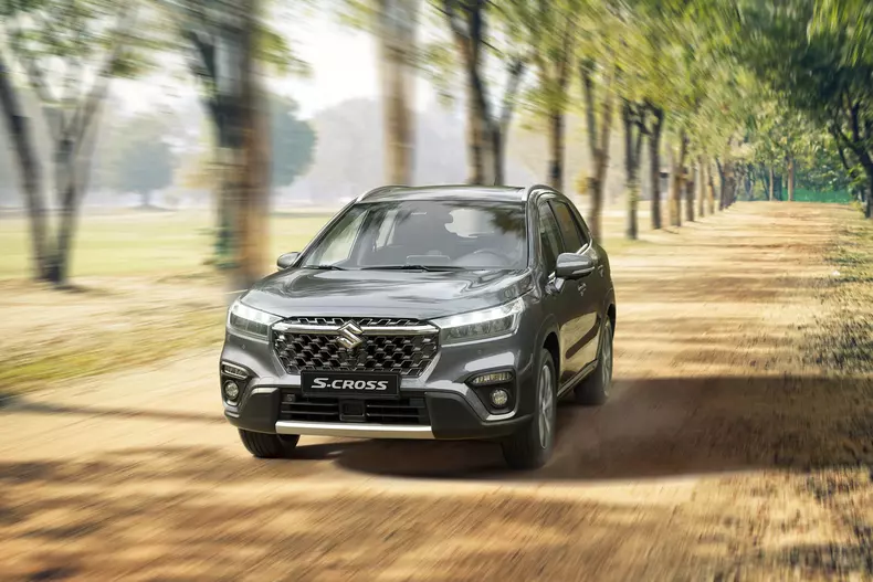 05_S-CROSS_exterior_low