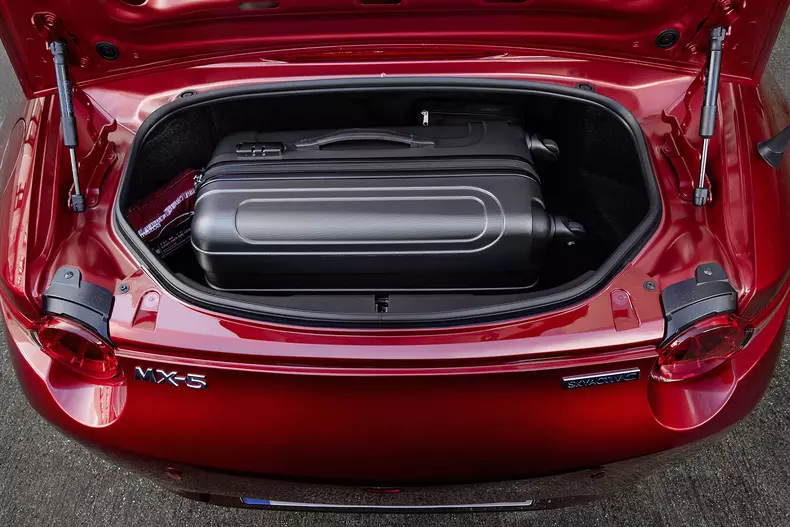 2021_Mazda_MX-5_Germany_det_7