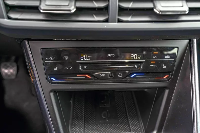 Comparativ Polo vs i20 014