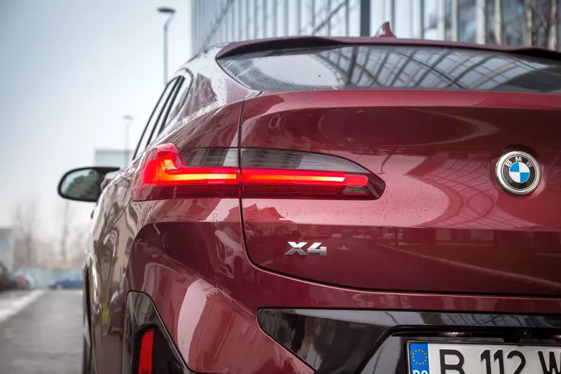 BMW X4 M40i facelift low res 016