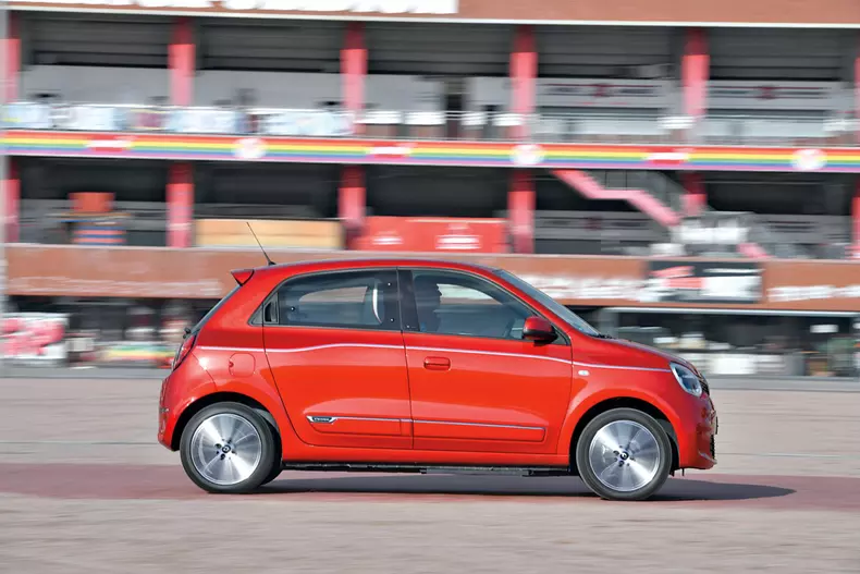 Comparativ Dacia Spring Fiat 500e Renault Twingo 008