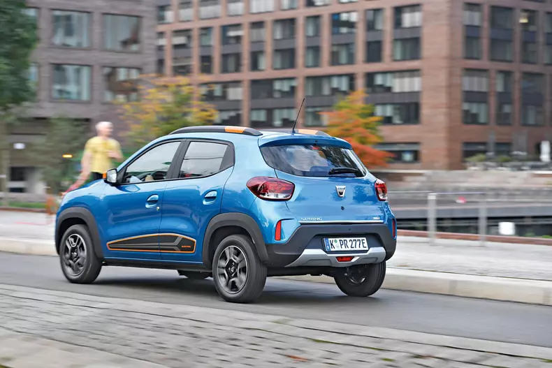 Comparativ Dacia Spring Fiat 500e Renault Twingo 009