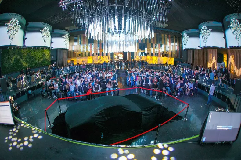 Momentum supercar electric romanesc 004