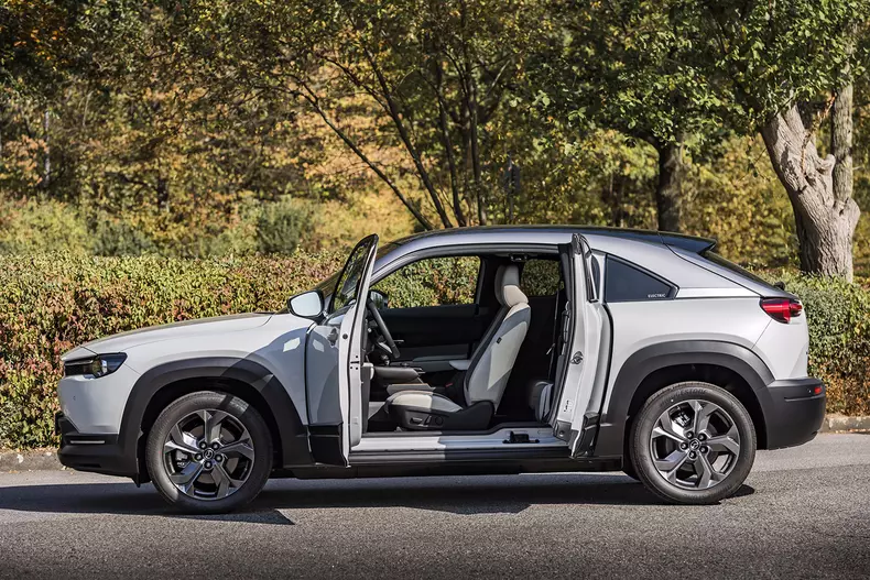 2022_mazda_mx-30_still_03