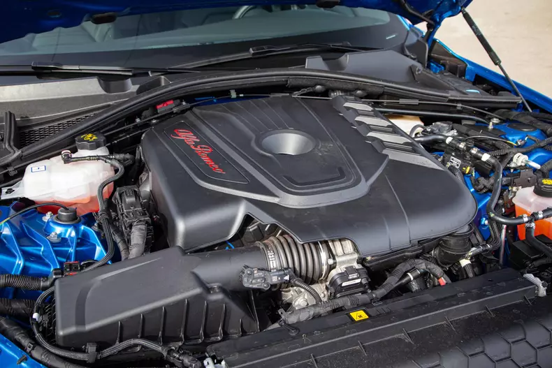 Alfa-Romeo-Giulia-10