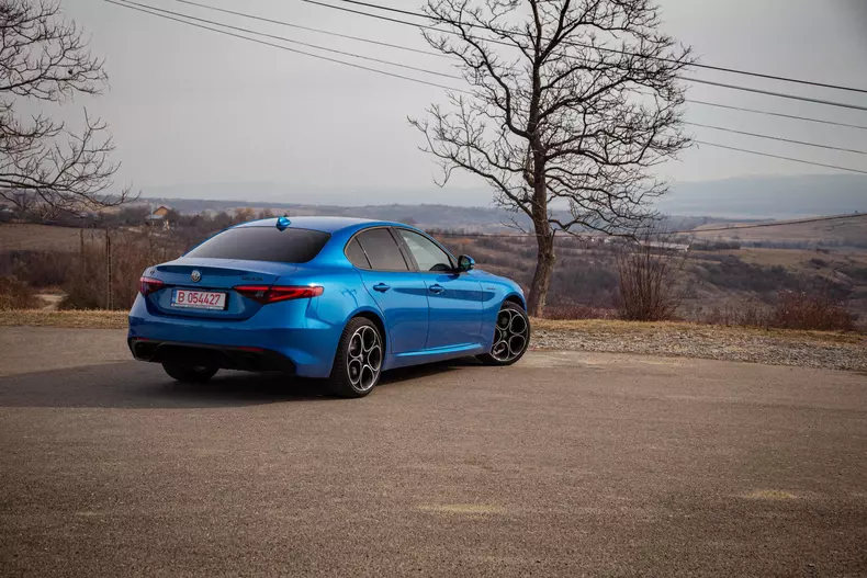 Alfa-Romeo-Giulia-13