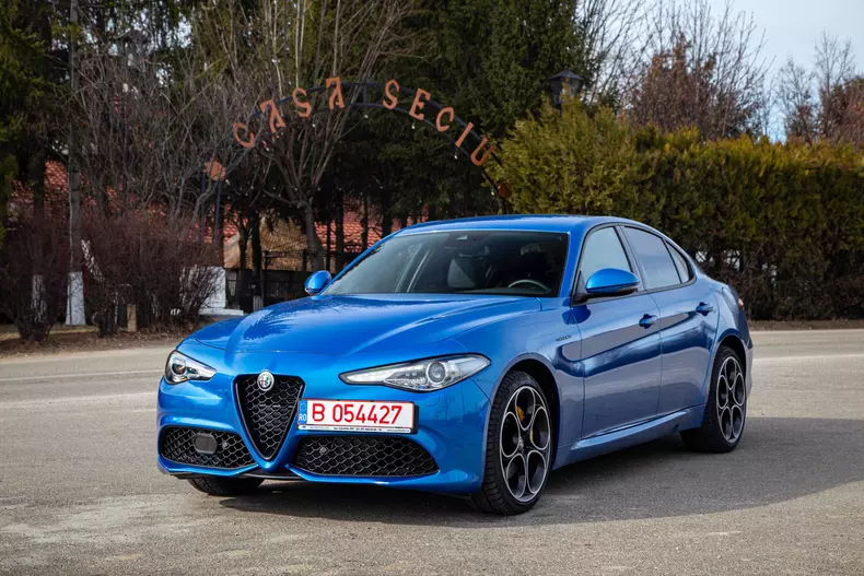 Alfa-Romeo-Giulia-2