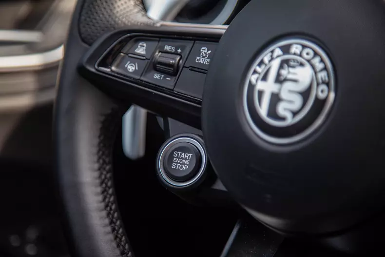 Alfa-Romeo-Giulia-20