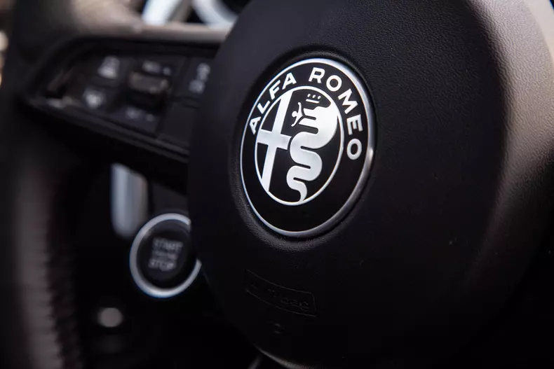 Alfa-Romeo-Giulia-21