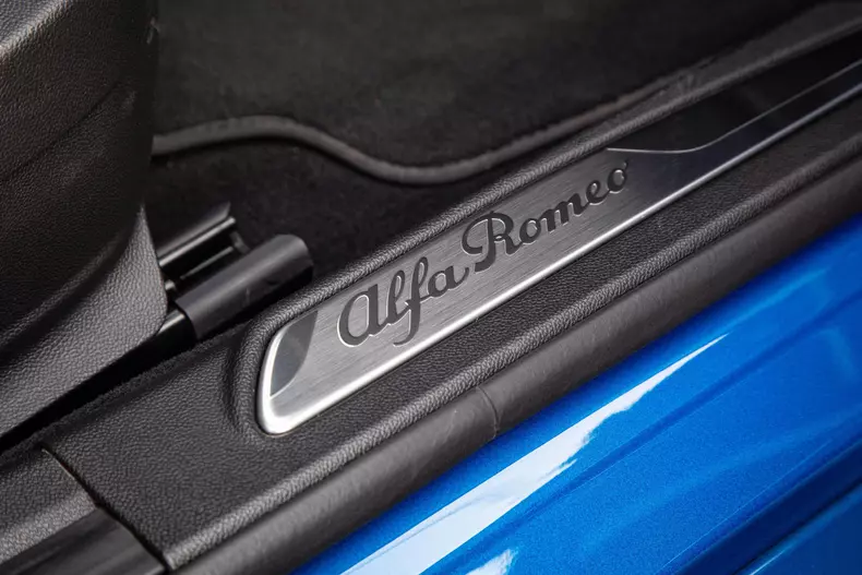 Alfa-Romeo-Giulia-22