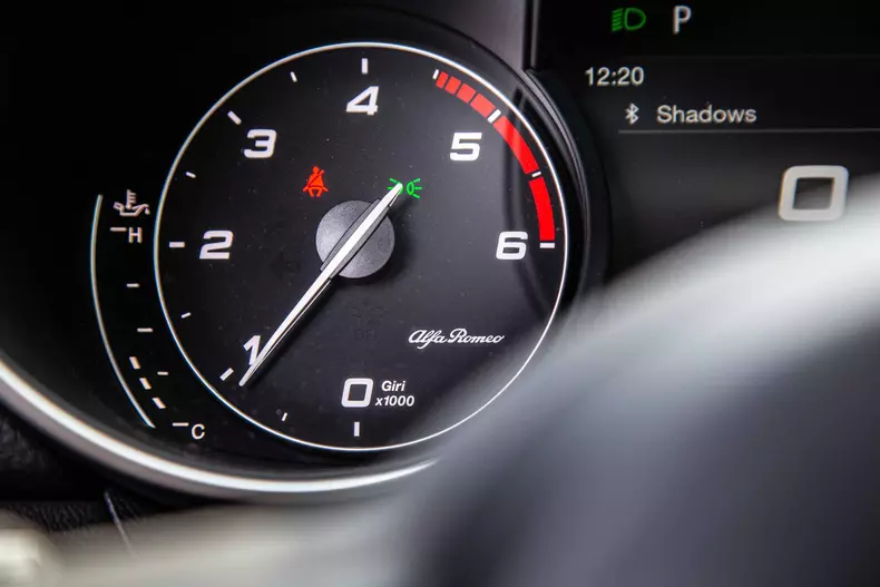 Alfa-Romeo-Giulia-24