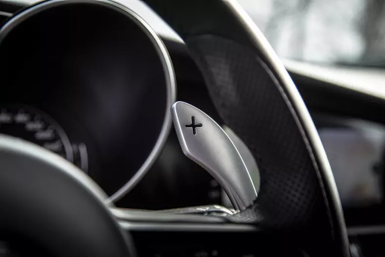 Alfa-Romeo-Giulia-26