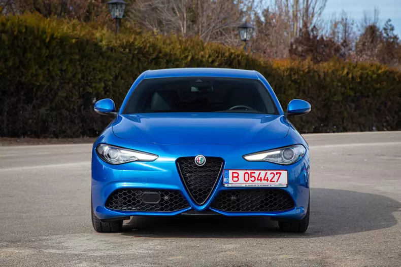 Alfa-Romeo-Giulia-3