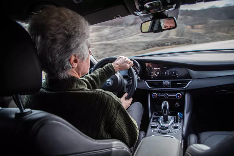 Alfa-Romeo-Giulia-30