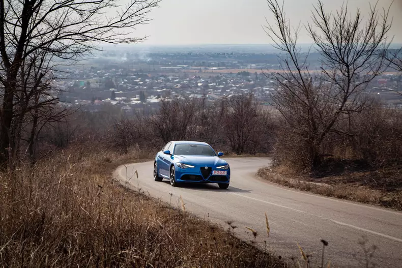 Alfa-Romeo-Giulia-37