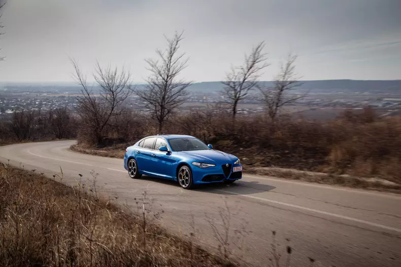 Alfa-Romeo-Giulia-38