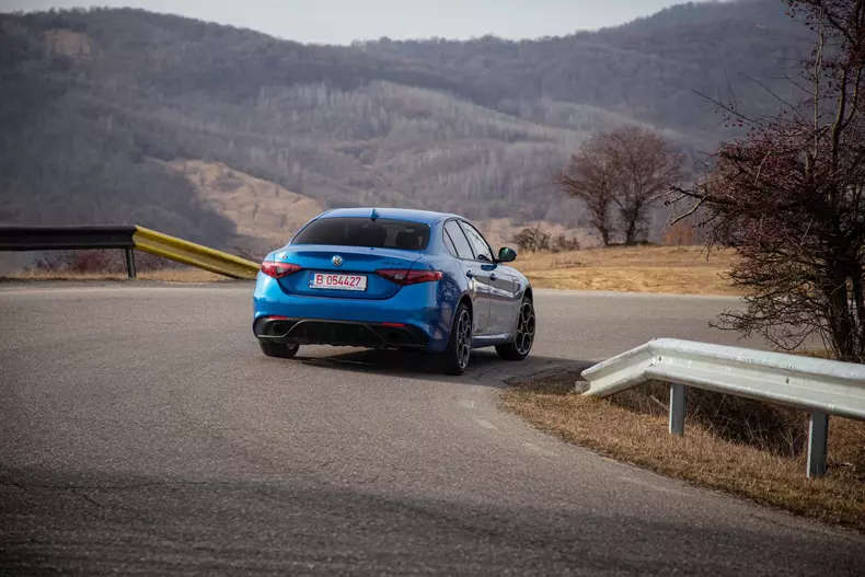 Alfa-Romeo-Giulia-49