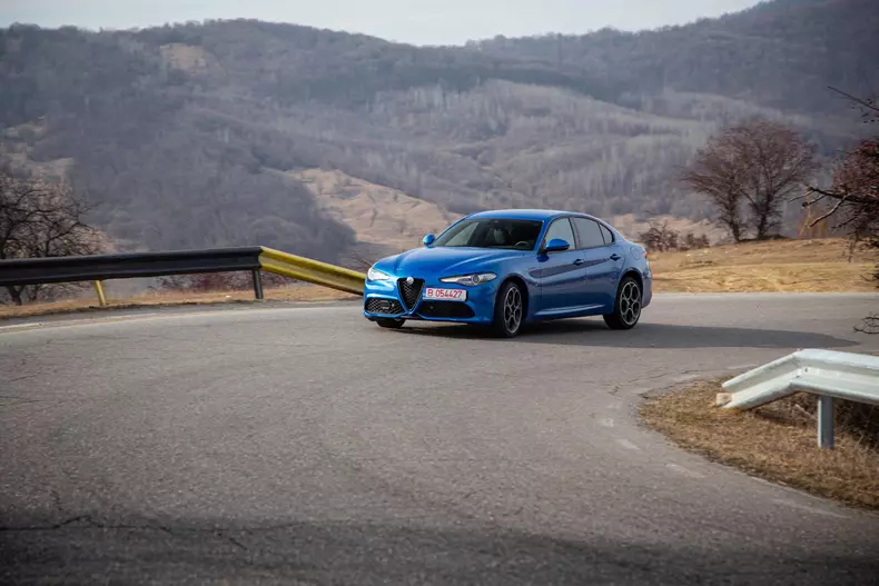 Alfa-Romeo-Giulia-50