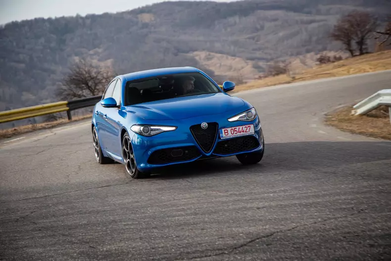 Alfa-Romeo-Giulia-51