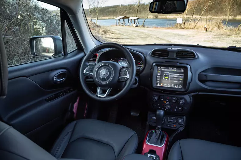 Jeep-Renegade-PHEV-14