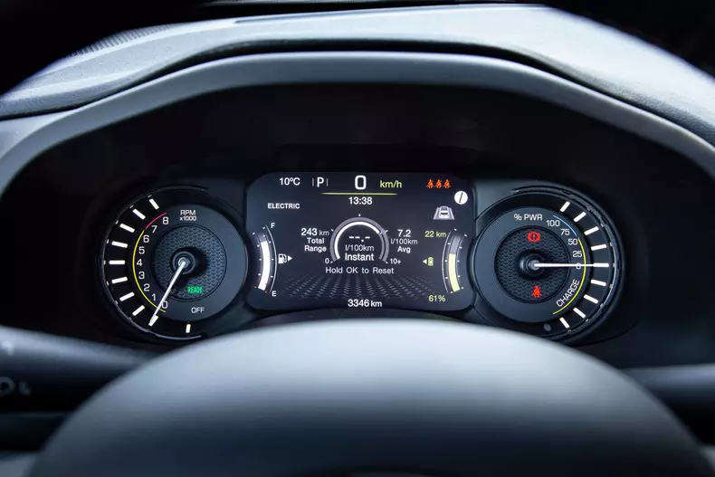 Jeep-Renegade-PHEV-29