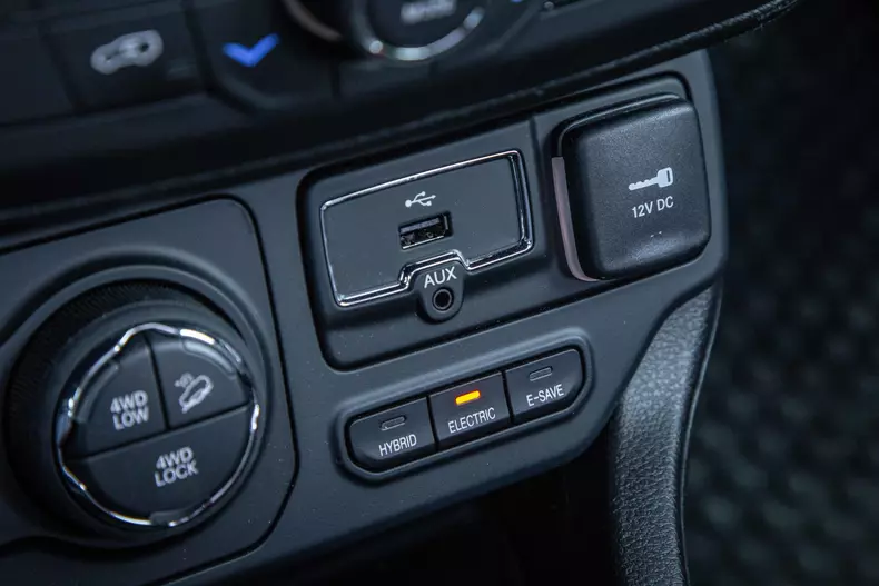 Jeep-Renegade-PHEV-32