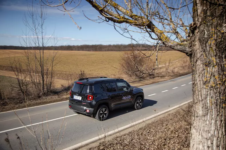 Jeep-Renegade-PHEV-6