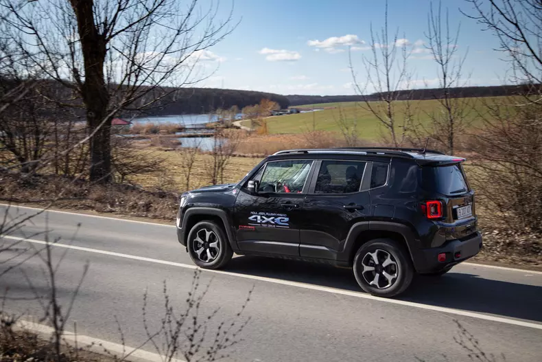 Jeep-Renegade-PHEV-8