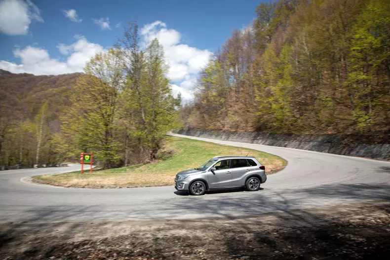 Suzuki Vitara Hybrid 008